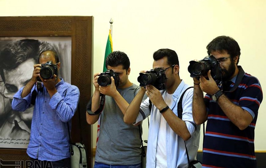 نشست تخصصی نگاه عکاسانه در زاهدان برگزار شد