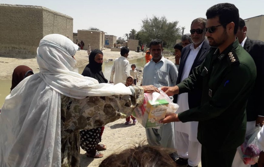 سپاه چابهار 1150 بسته بهداشتی و معیشتی در مناطق محروم توزیع کرد