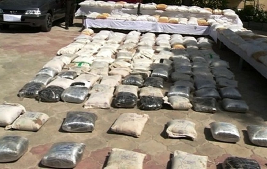 ناکامی قاچاقچیان مسلح در انتقال یک تن و ۱۳ کیلو مواد مخدر