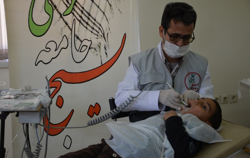 ارائه خدمات رایگان دندانپزشکی به محله حاشیه نشین مرادآباد چابهار