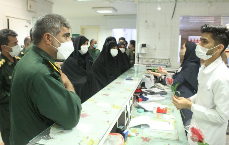 پاسداران از پرستاران بیمارستان امام علی (ع) چابهار تقدیر کردند+ تصاویر