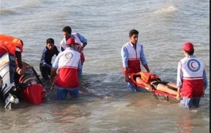 نجات یک مسافر نوروزی از غرق شدگی در دریای مکران