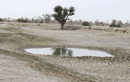 لب های تشنه اهالی شیرگواز تا گواتر در جنوب سیستان و بلوچستان/ وقتی مردم آب آلوده مصرف می‌کنند