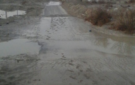 نبود راه، پل و آب آشامیدنی؛خوشحالی توام با ترس مردم روستاهای دشتیاری در بارندگی